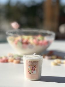 Vela Votiva Aromática Fruity Rings - Cereal Colorido
